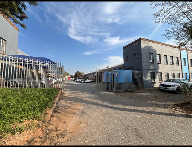 301M² WAREHOUSE FOR SALE IN ISANDO